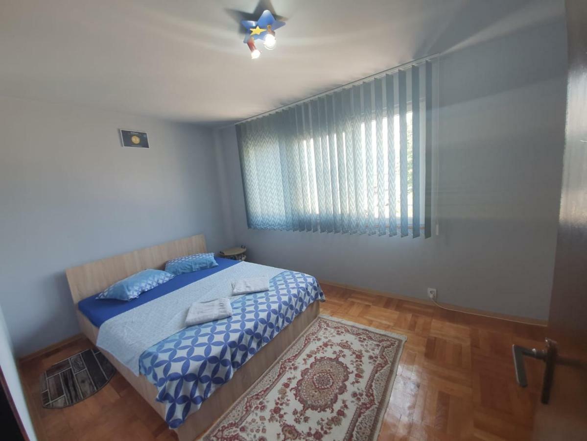 Apartamento Apartament Denis Orşova Exterior foto