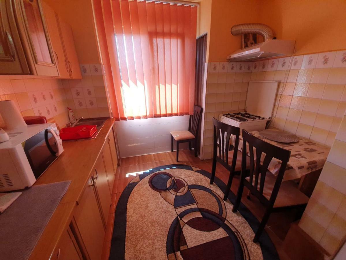 Apartamento Apartament Denis Orşova Exterior foto